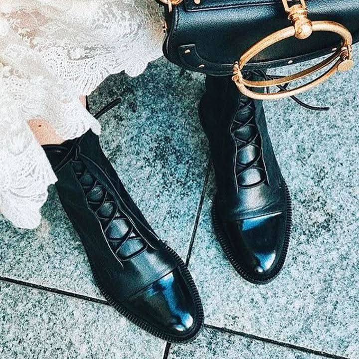 Kuschelige, langlebige schwarze Lederstiefel für Damen