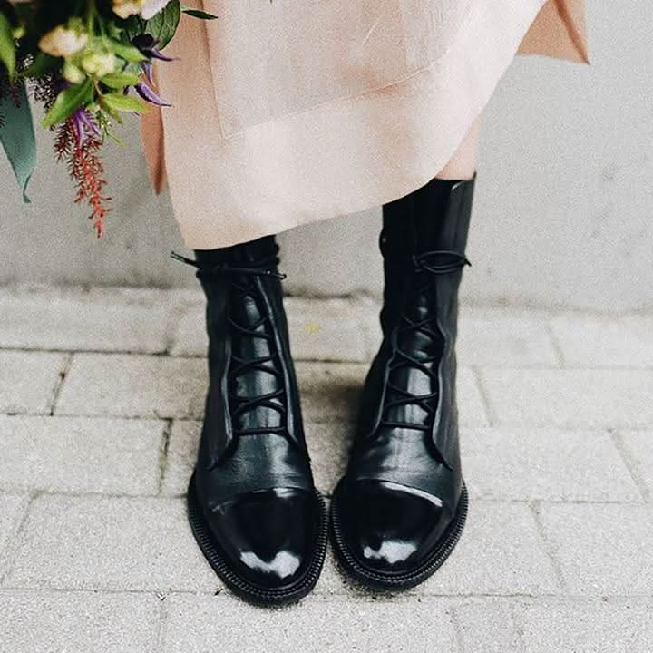 Kuschelige, langlebige schwarze Lederstiefel für Damen