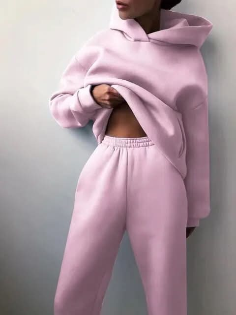 Entspanntes Kapuzenpullover- und Sweatpants-Set für Frauen