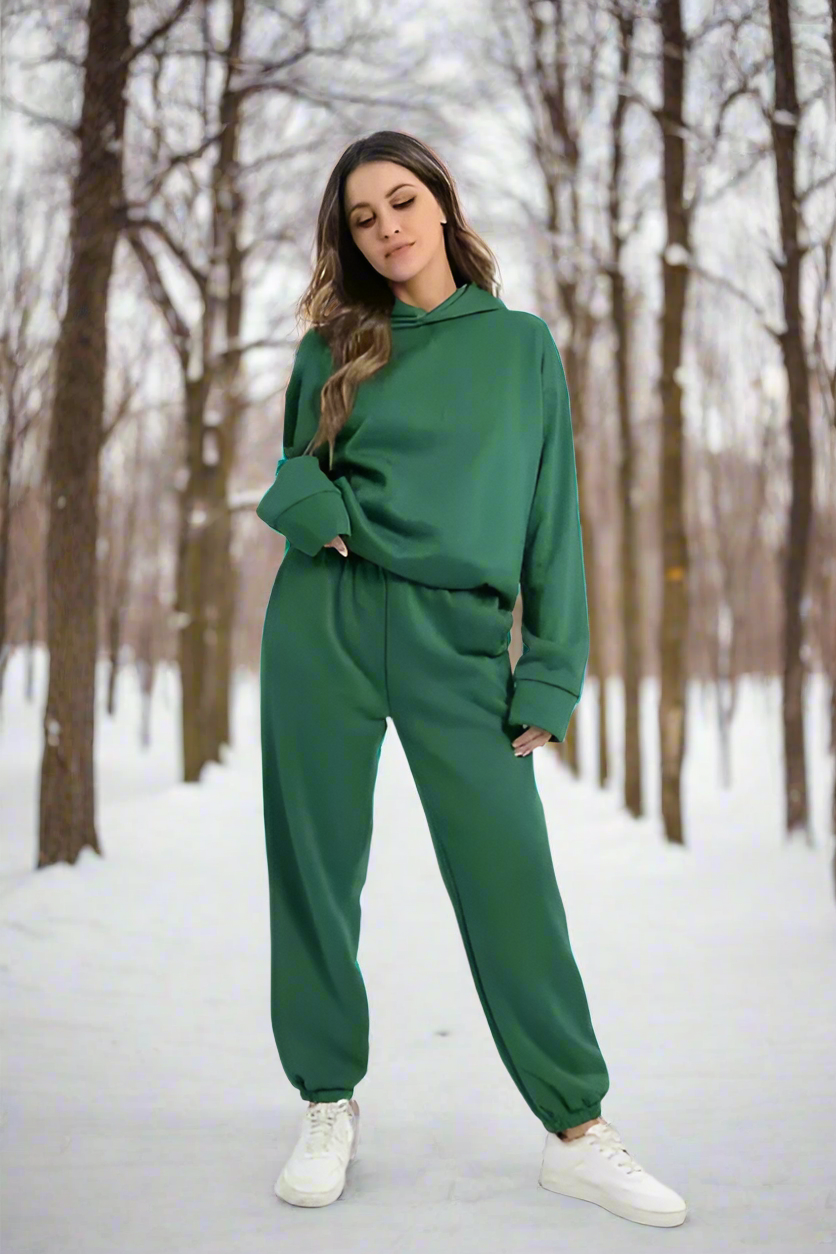 Stylisches Set aus Jogginghose und bequemem Kapuzenpullover für Frauen